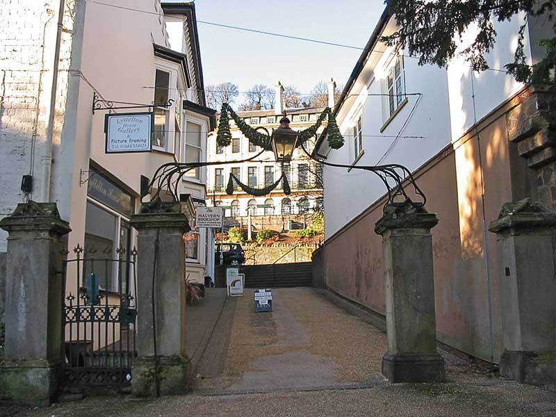 Alley at exit to churchyard looking towards site of the Crown hotel, now Lloyds TSB