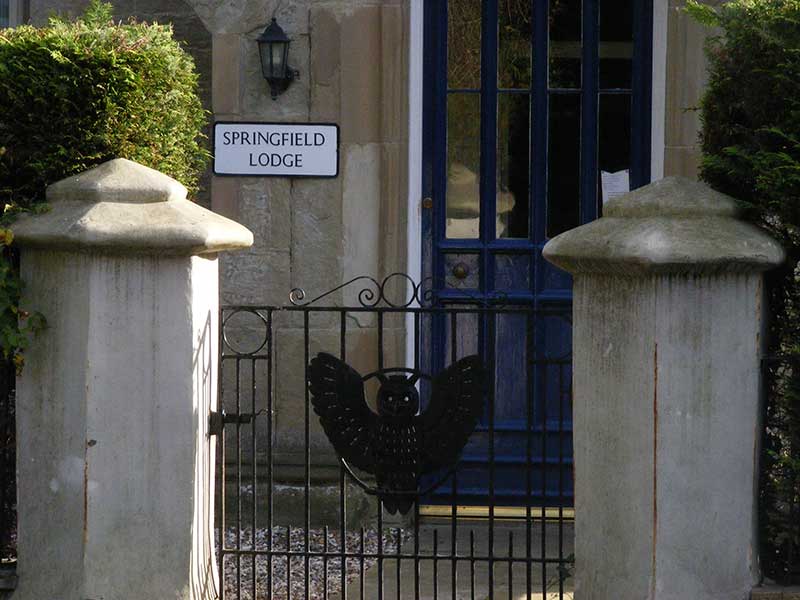 Entrance to Springfield Lodge