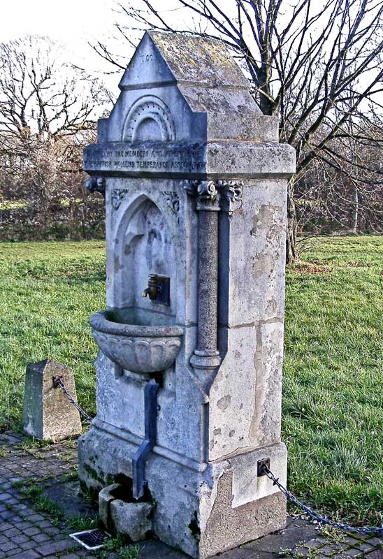 Drinking fountain